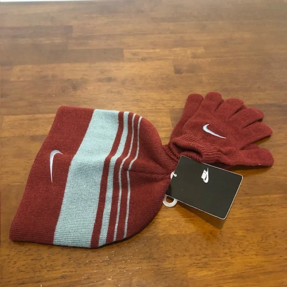 Nike Kids Youth Beanie Hat and Gloves Set NWT.